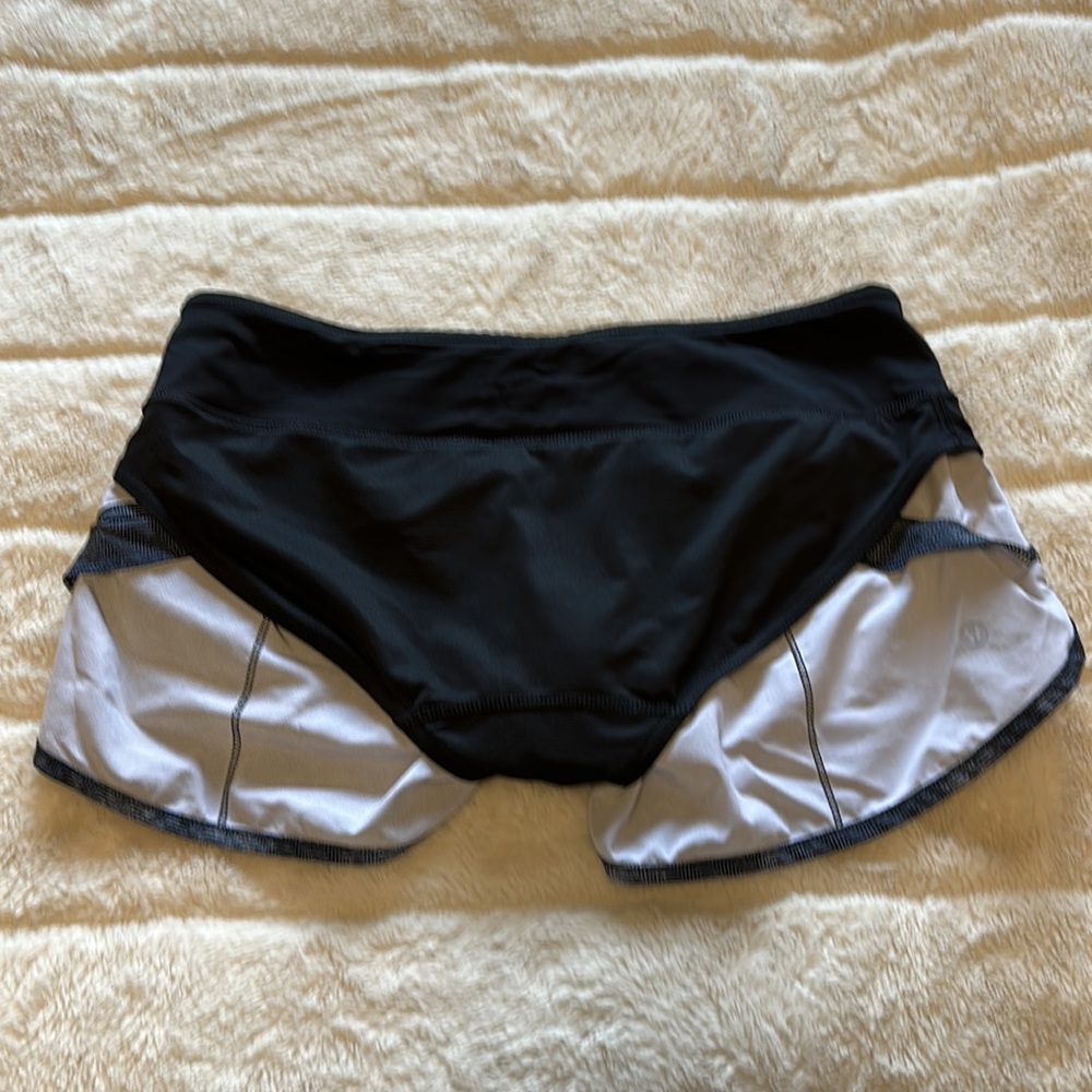 Speed Up, low rise Lululemon Shorts - Picture 6 of 6